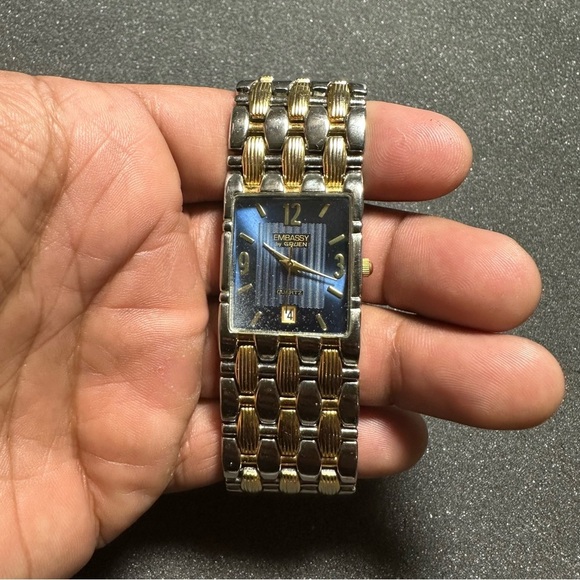 Embassy By Gruen Mens Quartz Watch GEM2004 Two Tone Blue Dial Date Just Working - Picture 5 of 8